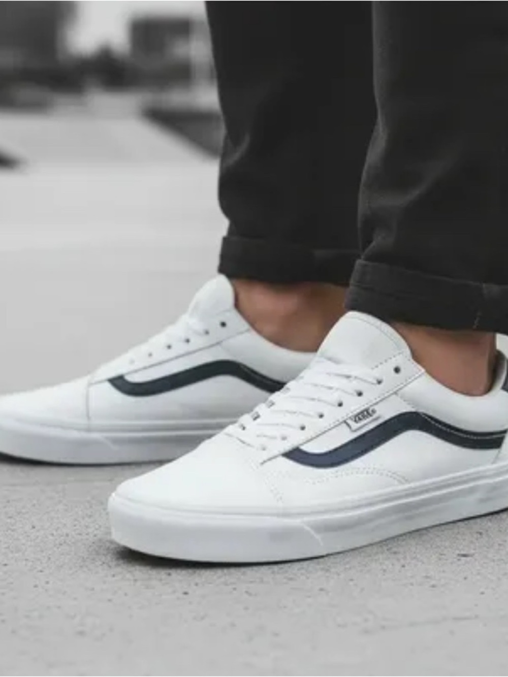 Vans White Low-Top Sneakers with Black Side Wave